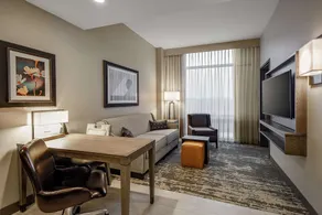 Embassy Suites by Hilton Jonesboro Red Wolf Convention Center - Chambre