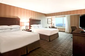 DoubleTree Fallsview Resort & Spa by Hilton Niagara Falls - Chambre