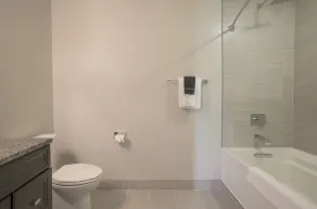Magnolia Hotel Omaha Downtown - Old Market - Baño