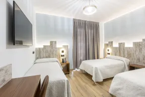 Hostal Anton Martin - Chambre