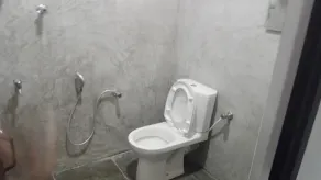 Mango Roots - Bathroom