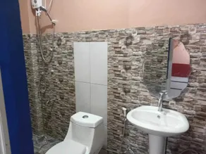 OYO 1187 Rose And Ross Place Budget Hotel And Private Resort - Badezimmer