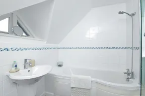The Seaside Inn - Baño