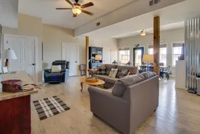 Waterfront Gem w/ Fire Pits & Dock in Georgetown - Innvendig