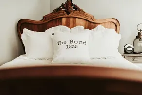 The Bond 1835 - Rom
