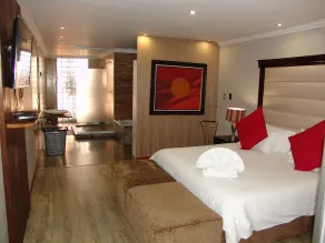 African Moon Corporate House - Room
