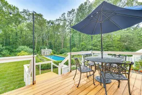 Pool, Gardens & Hot Tub: Luxe Sandy Hook Home! - Intérieur
