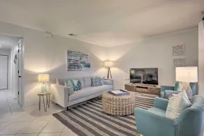 Sunny St Augustine Condo w/ Wifi - Walk to Beach! - Intérieur