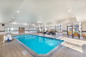 Comfort Inn & Suites Arlington Heights - Buffalo Grove - Piscine