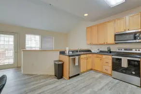 Owings Mills Townhouse: 8 Mi to Liberty Reservoir! - Innvendig