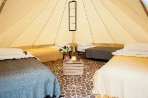 Nine Yards Bell Tents - Henley - Værelse