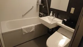 Yokohama Tokyu REI Hotel - Bathroom