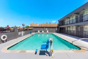 Econo Lodge Gallatin - Metro Nashville - Piscine