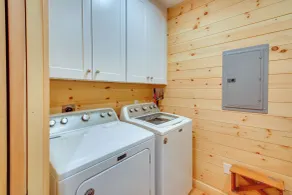 Private Island w/ 2 Cottages on Kezar Lake! - Intérieur