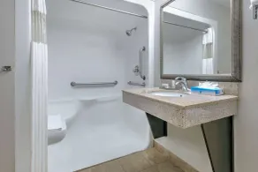 La Quinta by Wyndham Tulsa Airport / Expo Square - Salle de bain