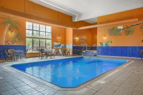 Best Western Plus Fredericton Hotel & Suites - Piscine