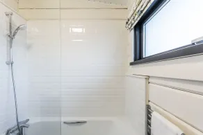 Roydon Marina Village Hotel - Baño