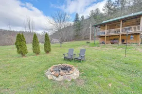 Pet-friendly Cabin w/ Hot Tub in Daniel Boone NF - Interior
