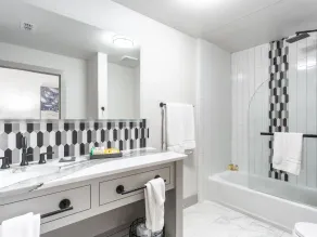 Millsap Suites by Pioneer Pocket Hotel - Badeværelse