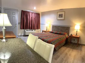 Emerald Best Motel - Room