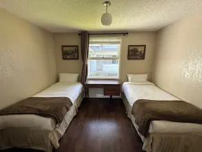 Island West Resort-Motel - Quarto