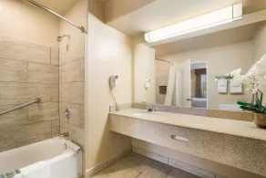Best Western Escondido Hotel - Badrum