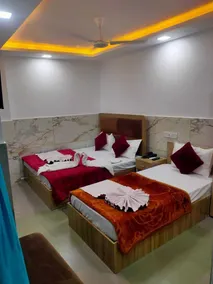Hotel Sheeri Inn - Room