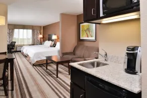 Holiday Inn Express & Suites Emporia Northwest by IHG - Chambre