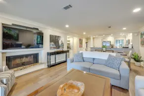 Luxury Lakefront Hot Springs Condo w/ Pools! - Interiör