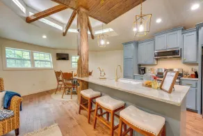 Close to Lake Martin! Secluded Couples Yurt - Interiør