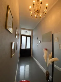 Holland Road Stays - Hall