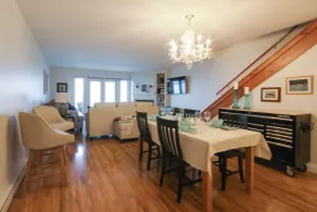 Stunning Views & Beach Access: Plattsburgh Getaway - Interni