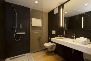 Weinhotel Kaisergarten - Bathroom