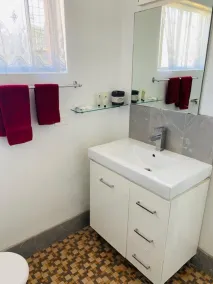 Tamworth Budget Motel - Bathroom