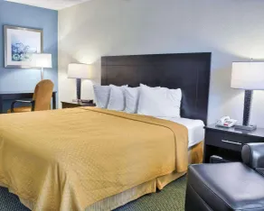 Quality Inn Thornburg - Zimmer