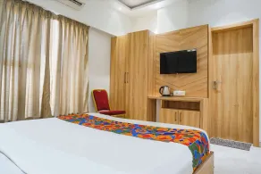 FabHotel Pancharatna Regency - Nr Medicover Hospital - Room