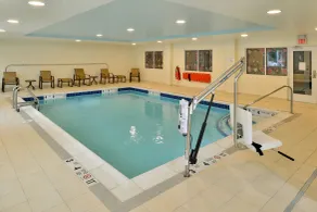 Holiday Inn Express & Suites Peekskill-Lower Hudson Valley by IHG - Piscine