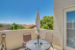 Explore ABQ & Rancho Rio: Family Home w/ Patios! - Interiør