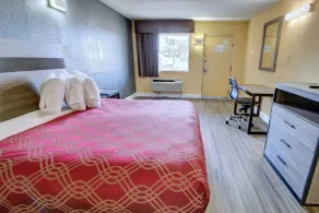 Econo Lodge at Military Circle - Chambre
