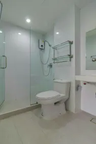 Le Vanvarothai Saladaeng Residence - Salle de bain