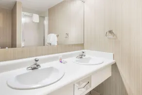 Knights Inn Dayton by Miller Lane - Salle de bain