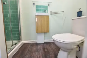 Regency GuestHouse Manchester North - Bathroom