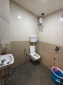 Hotel Marine Line Near Marine Drive & Cricket Stadium, South Mumbai - Bathroom