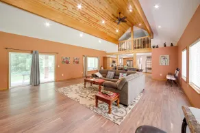Spacious House on Half Acre < 3 Mi to Beach! - Interiør