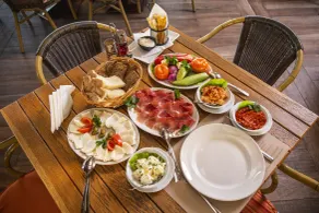 Etno Naselje Vrdnička Kula - Restaurant