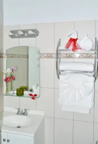 La Flamboyant Hotel - Bathroom