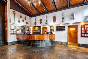African Sky Hotels - Pine Lake Inn - Reception