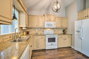 Cottage by the Sea: Pagnotto Shellback House - Interior