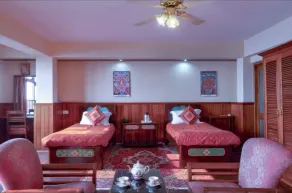 Hotel Sonam Delek Gangtok Near MG Marg With Mountain View - Rom