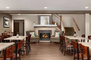 Travelodge Suites by Wyndham Moncton - Restaurant